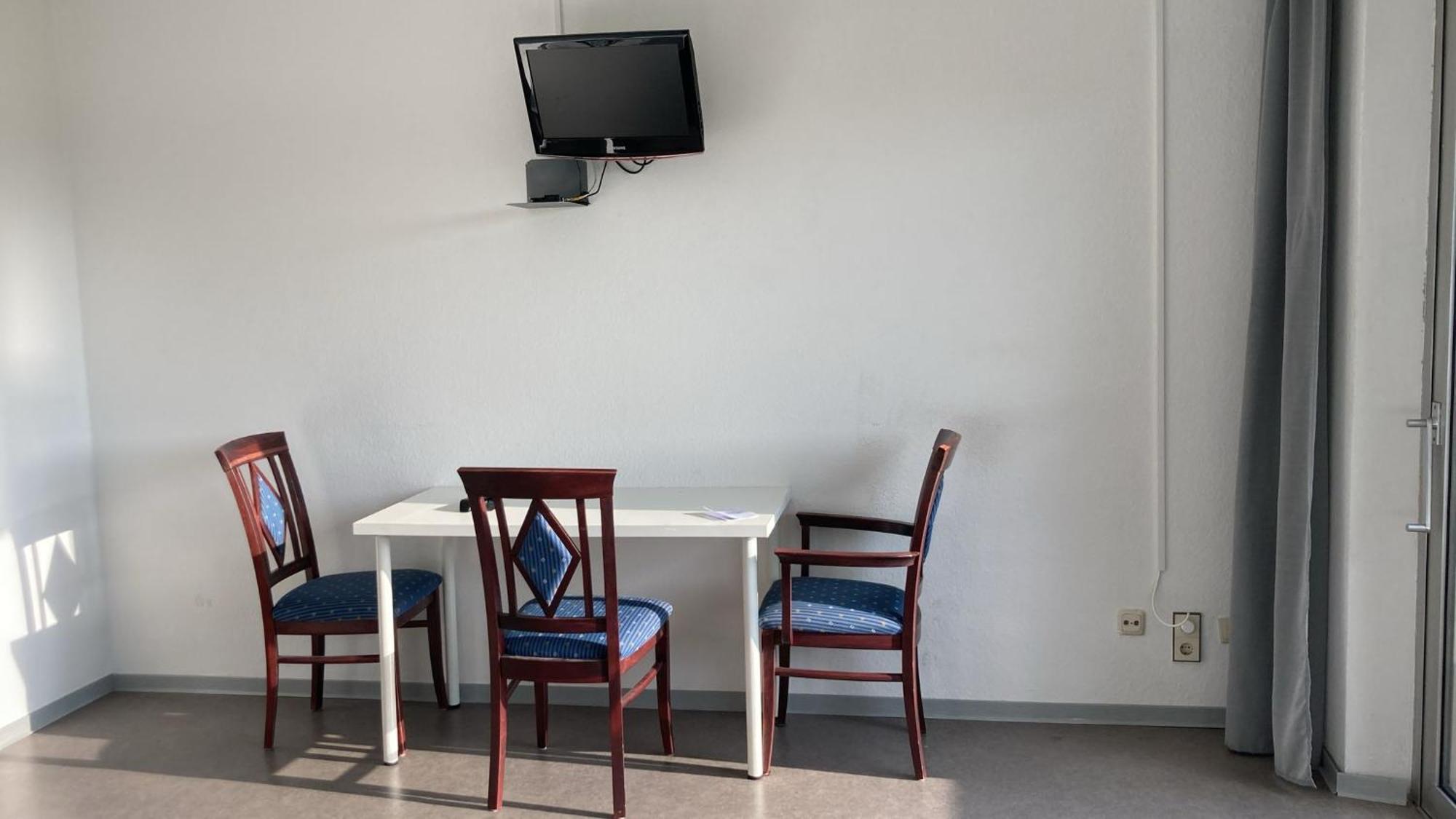 Pension Highway 3 Билефельд Экстерьер фото