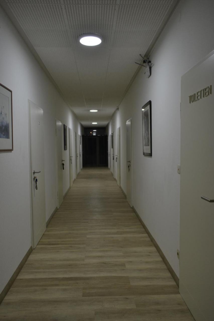 Pension Highway 3 Билефельд Экстерьер фото