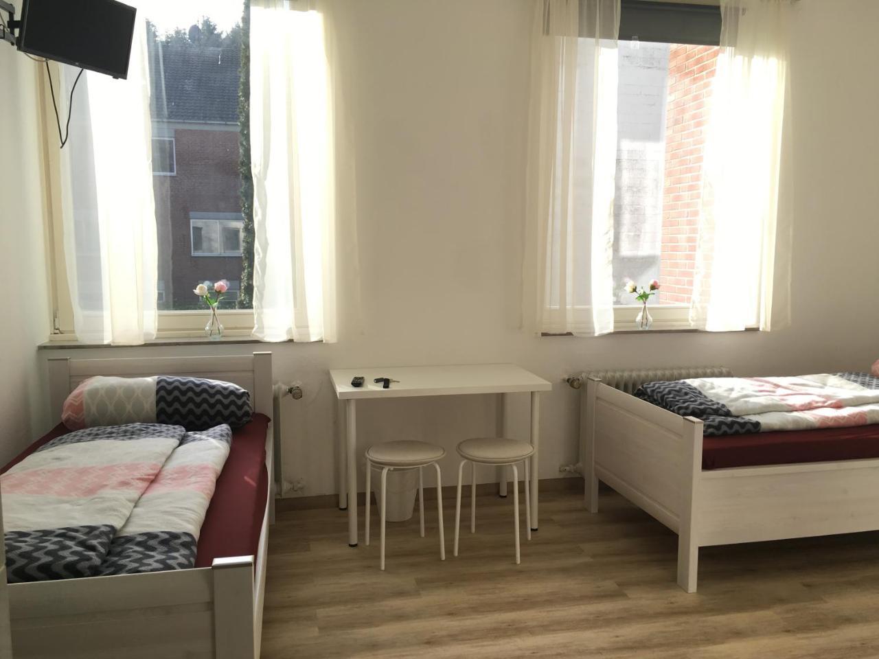 Pension Highway 3 Билефельд Экстерьер фото
