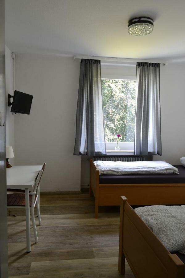 Pension Highway 3 Билефельд Экстерьер фото